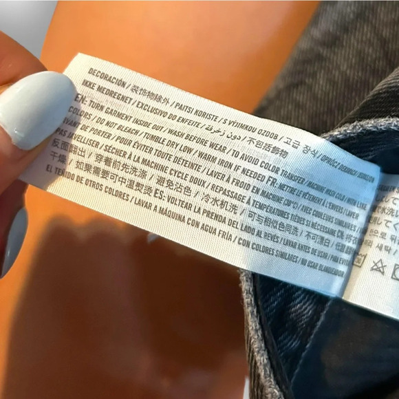 Abercrombie & Fitch Mid-Rise Boyfriend Raw Hem Denim Shorts Washed Black 27/4 - Picture 10 of 10